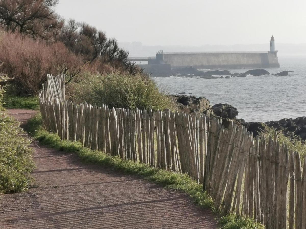 L'Appart Du Palais A 150M De La Grande Plage 莱萨布勒-多洛讷 外观 照片